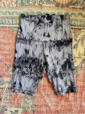 LULULEMON ALIGN TIE DYE BIKE SHORTS